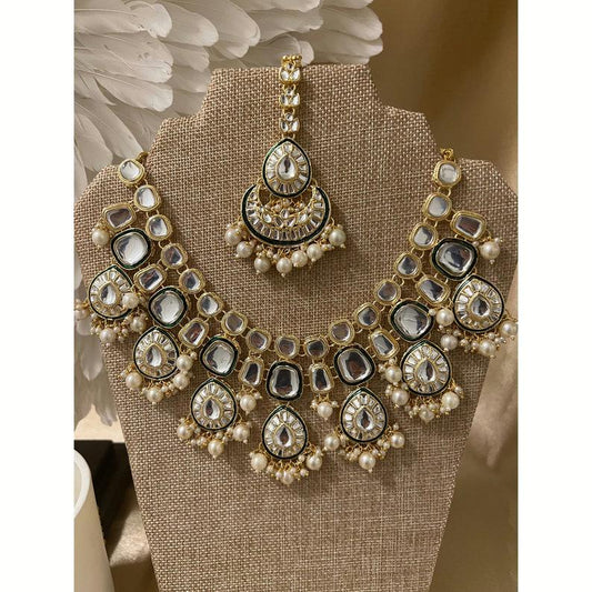 Gold Kundan Necklace with Tikka